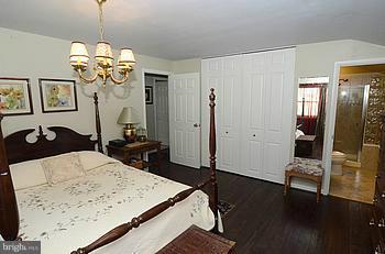 1435 Adamsview Road Baltimore, MD 21228 - Photo 8 of 23 Bedroom (Master)