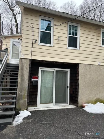 $1,800 | 126 Smith Street, Unit 3, Derby, CT 06418