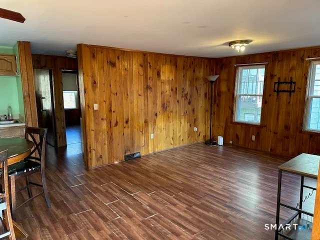 $1,800 | 126 Smith Street, Unit 3, Derby, CT 06418