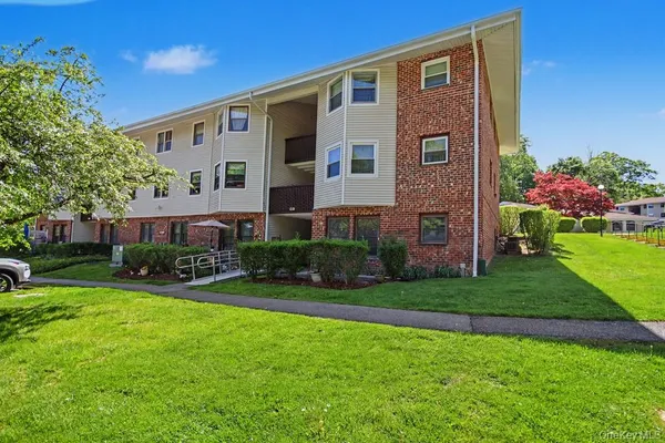 $339,000 | 23 Dorset Court, Unit C, Yorktown Heights, NY 10598