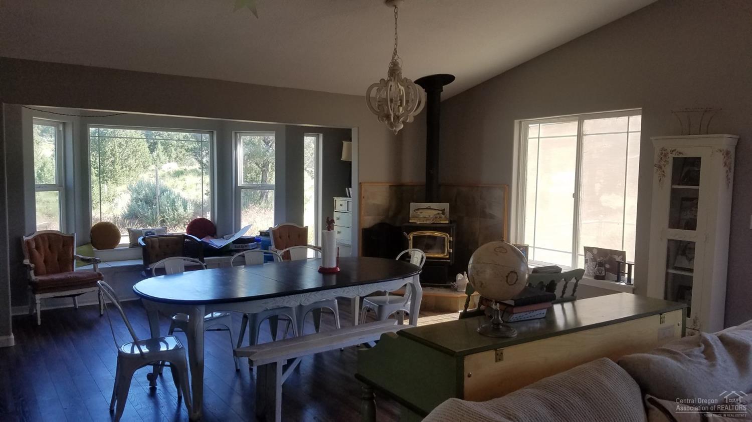 3060 Northeast Yellowpine Road Prineville, OR 97754 - Photo 4 of 25 Dinning Room