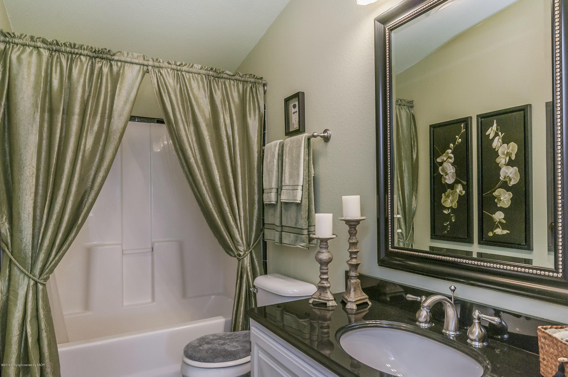 12901 Rim Ranch Drive Amarillo, TX 79124 - Photo 24 of 31 Hall Bathroom
