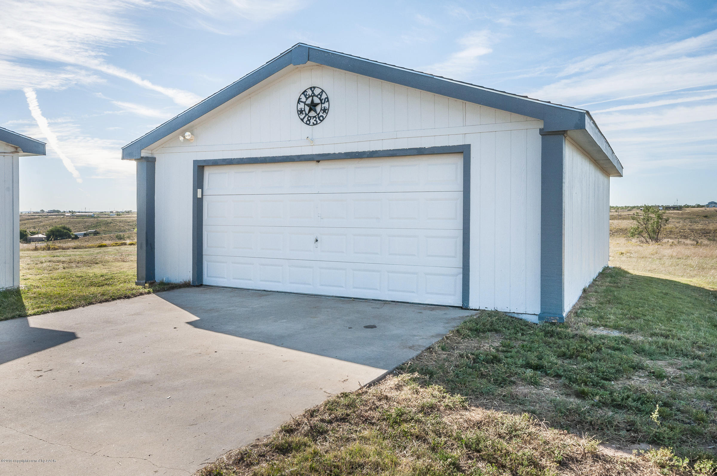12901 Rim Ranch Drive Amarillo, TX 79124 - Photo 3 of 31 Garage