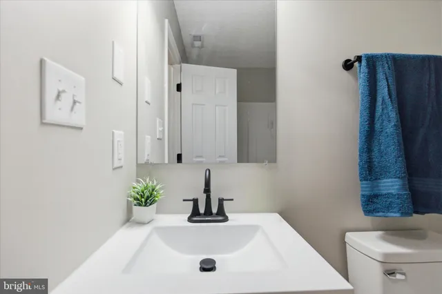 a view of empty room with windows