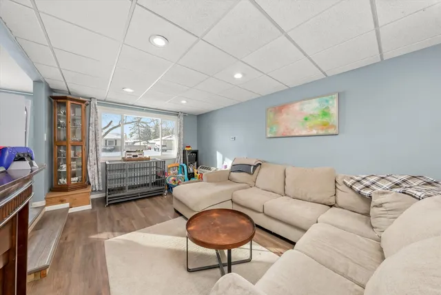 $339,900 | 9202 Birch Street, Orland Park, IL 60462