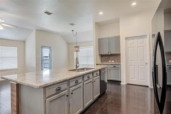 $2,000 | 931 Hunter Lane, Burleson, TX 76028