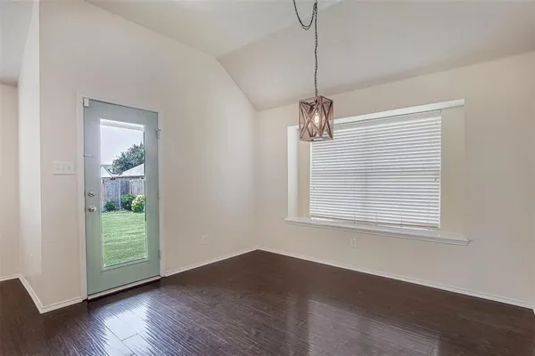 $2,000 | 931 Hunter Lane, Burleson, TX 76028