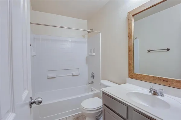 $2,000 | 931 Hunter Lane, Burleson, TX 76028