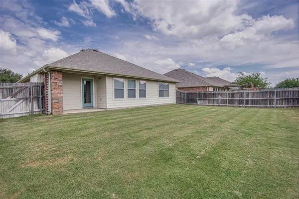 $2,000 | 931 Hunter Lane, Burleson, TX 76028