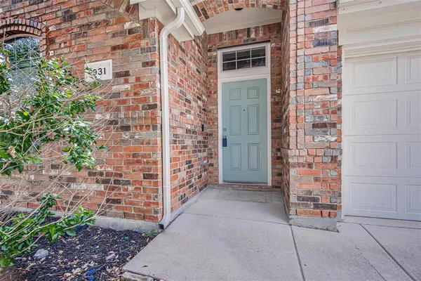 $2,000 | 931 Hunter Lane, Burleson, TX 76028