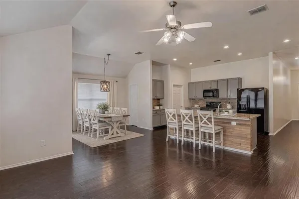 $2,000 | 931 Hunter Lane, Burleson, TX 76028