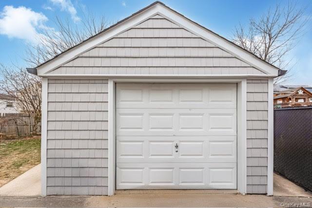 70 East Minerva Road Lindenhurst, NY 11757 - Photo 18 of 23