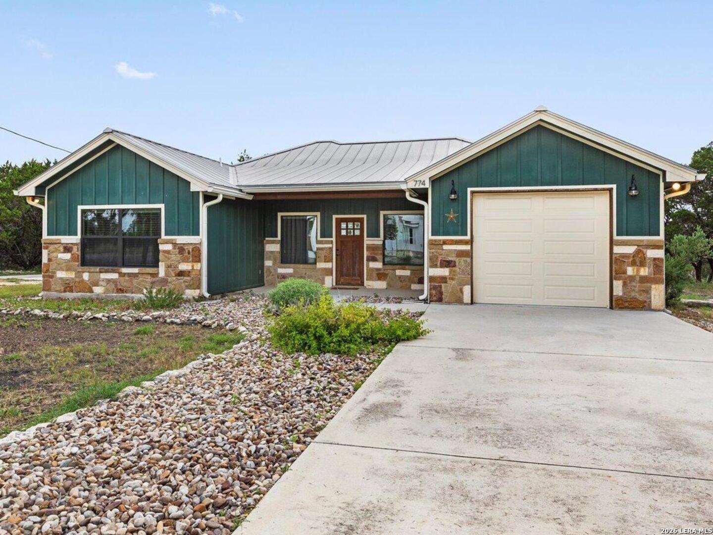 774 Mockingbird Cove Spring Branch, TX 78070 - Photo 23 of 38