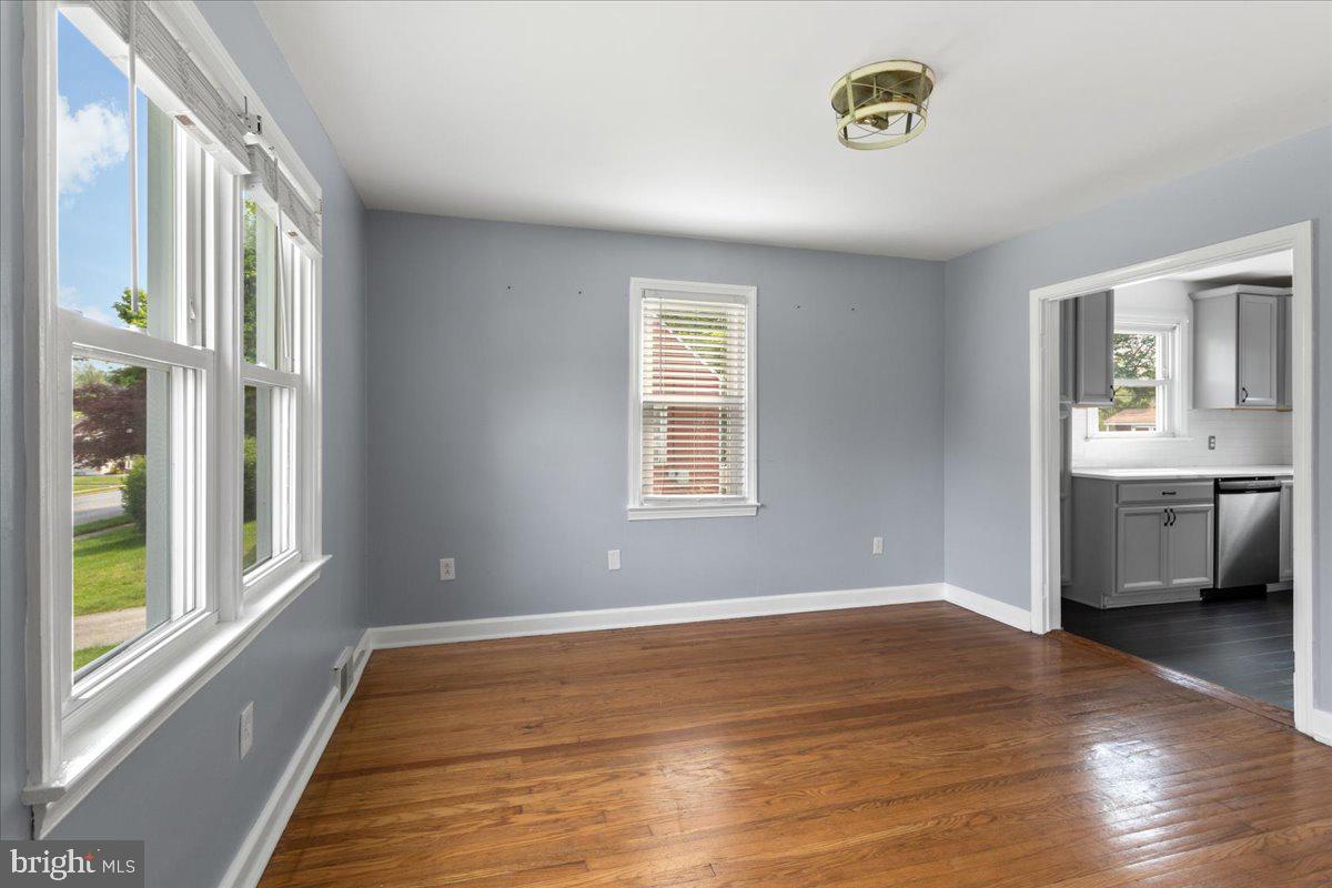 326 Brookhaven Road Brookhaven, PA 19015 - Photo 4 of 21 Dining Room