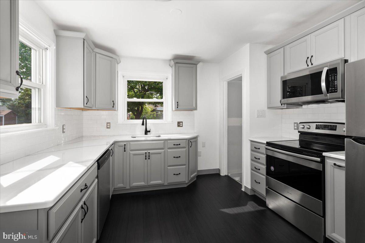 326 Brookhaven Road Brookhaven, PA 19015 - Photo 5 of 21 New kitchen 2021