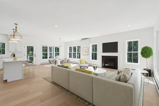 $1,075,000 | 118 Lufkin Road, North Yarmouth, ME 04097