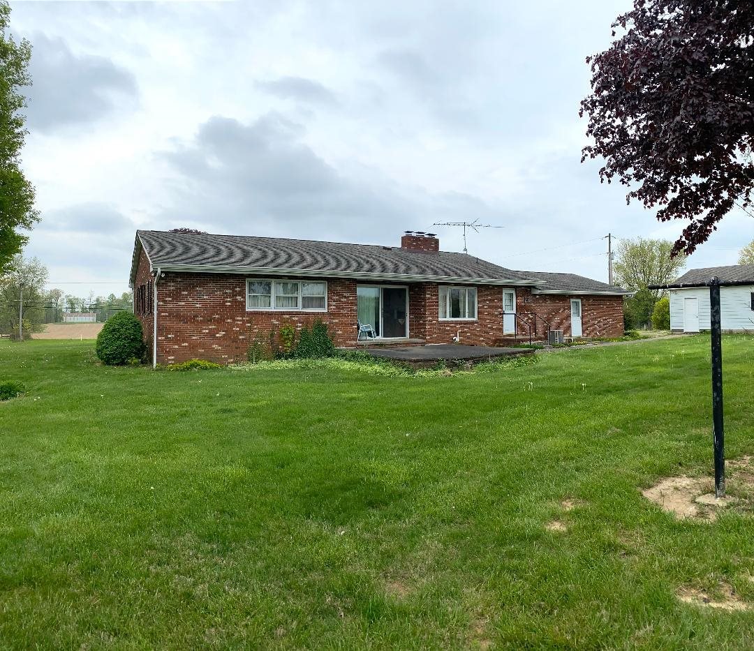 4671 East St Road Bloomfield, IN 47424 - Photo 5 of 34