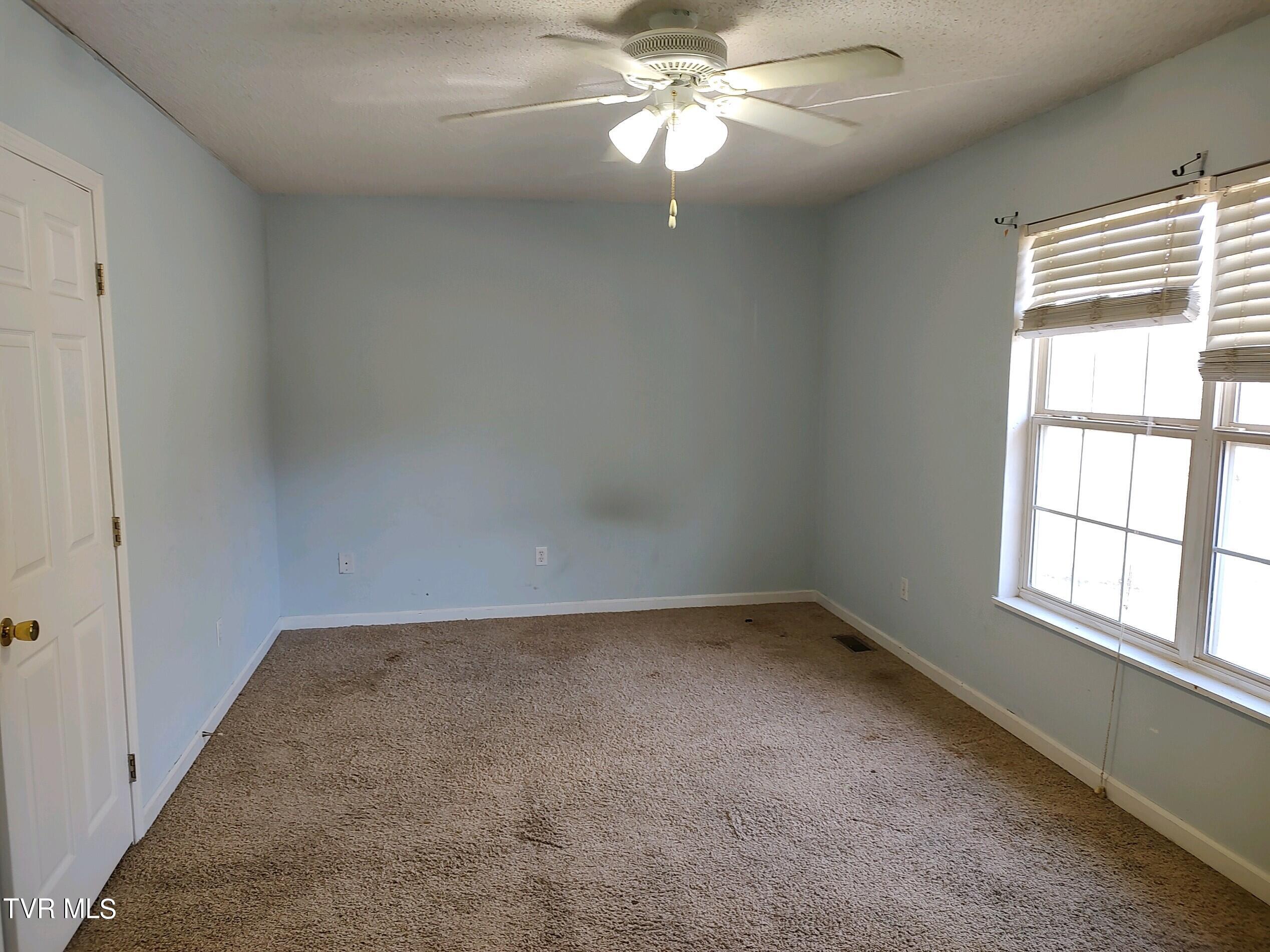 1700 Lone Oak Road, Unit 18 Johnson City, TN 37604 - Photo 12 of 18 IMG_20240311_154514881