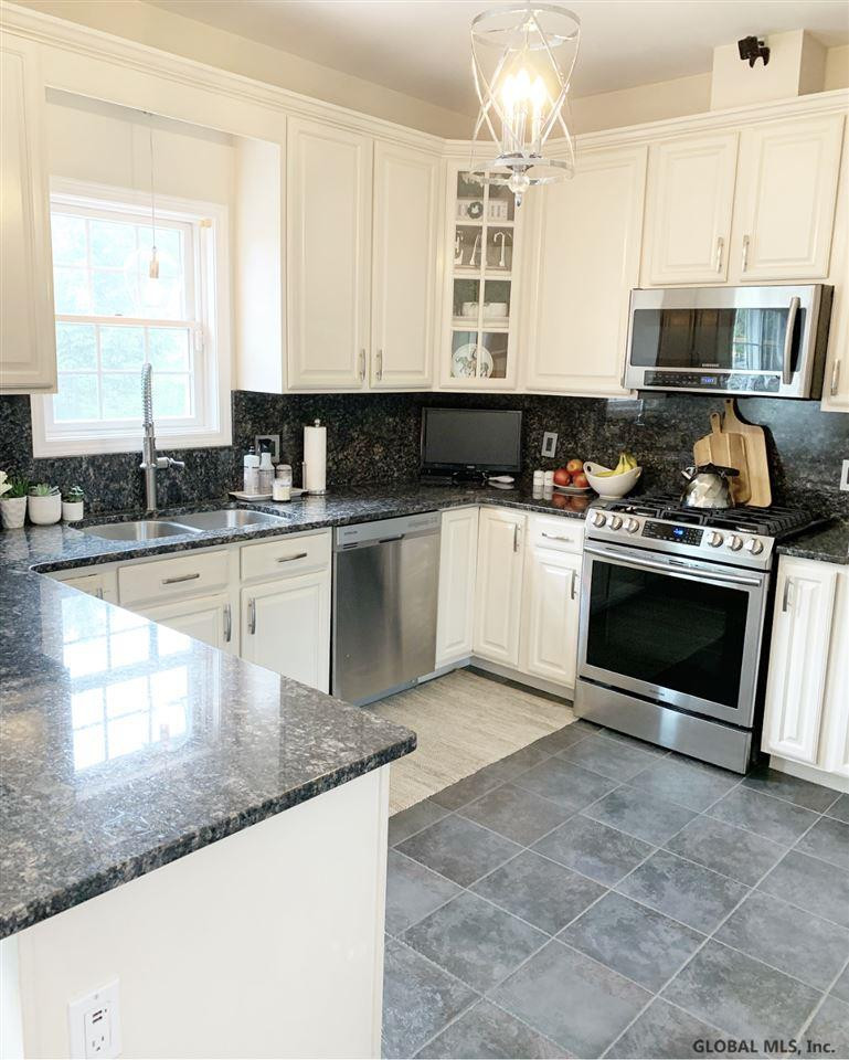 4 Heather Ridge Road Troy, NY 12180 - Photo 20 of 60 Photo 20