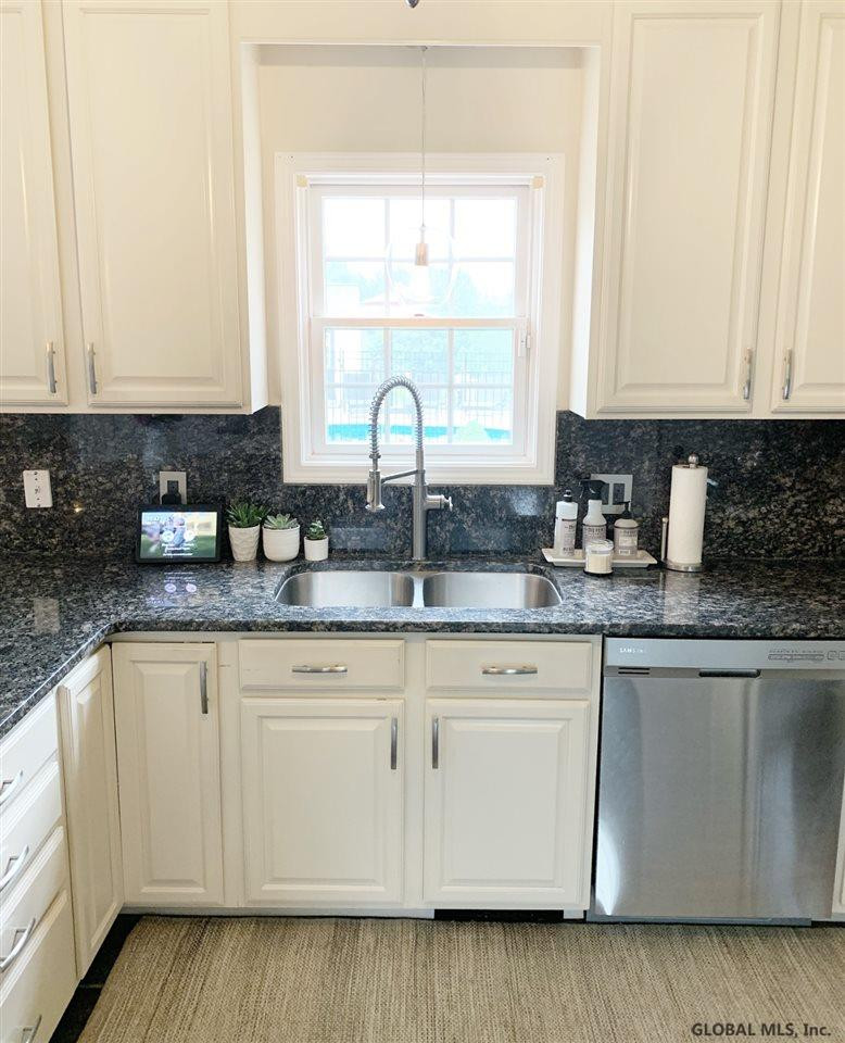 4 Heather Ridge Road Troy, NY 12180 - Photo 22 of 60 Photo 22