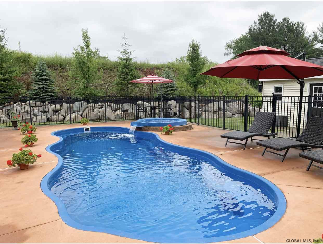 4 Heather Ridge Road Troy, NY 12180 - Photo 9 of 60 Photo 9