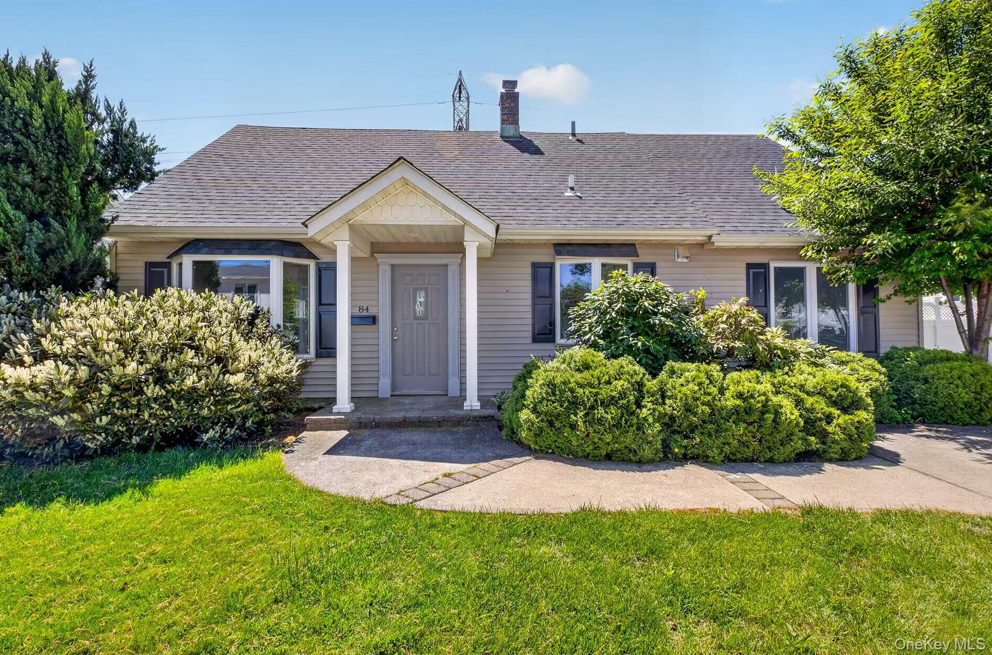 84 Cornflower Road Levittown, NY 11756 - Photo 1 of 18