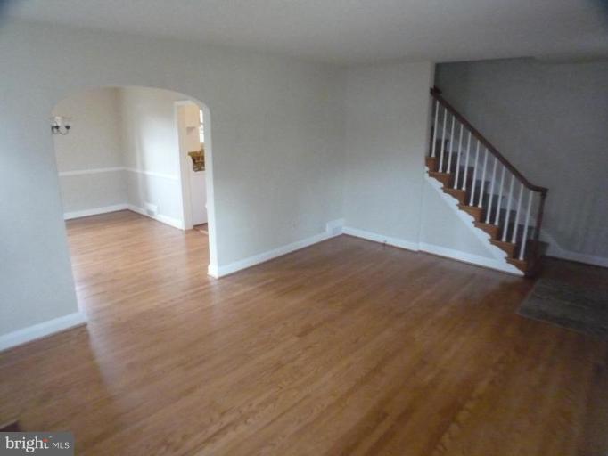 37 Tanglewood Road Catonsville, MD 21228 - Photo 18 of 26 Living Room #3