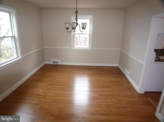 37 Tanglewood Road Catonsville, MD 21228 - Photo 4 of 26 Dining Room