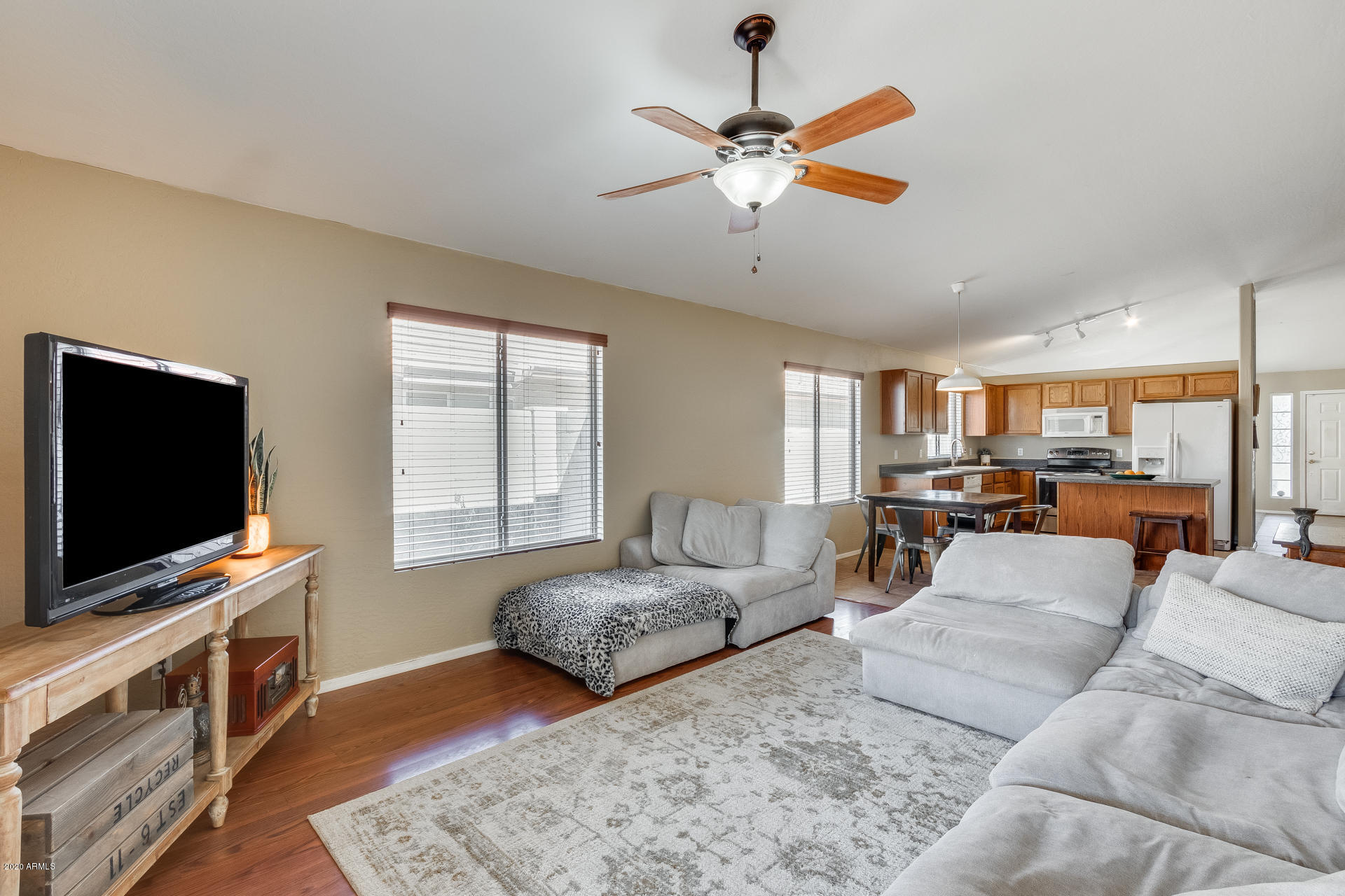 2829 West Grenadine Road Phoenix, AZ 85041 - Photo 10 of 38 Gallery Image 10