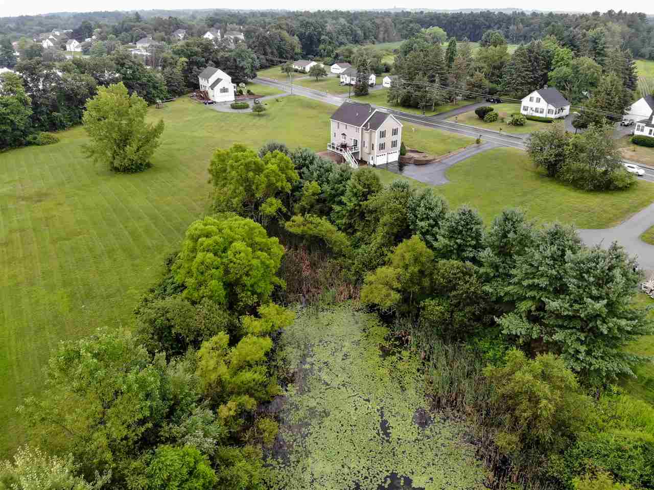 42 Kelly Road Salem, NH 03079 - Photo 3 of 31