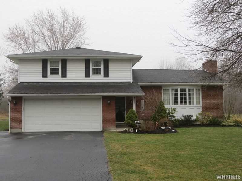 460 Aberdeen Road Lewiston, NY 14092 - Photo 1 of 1 Exterior Front.