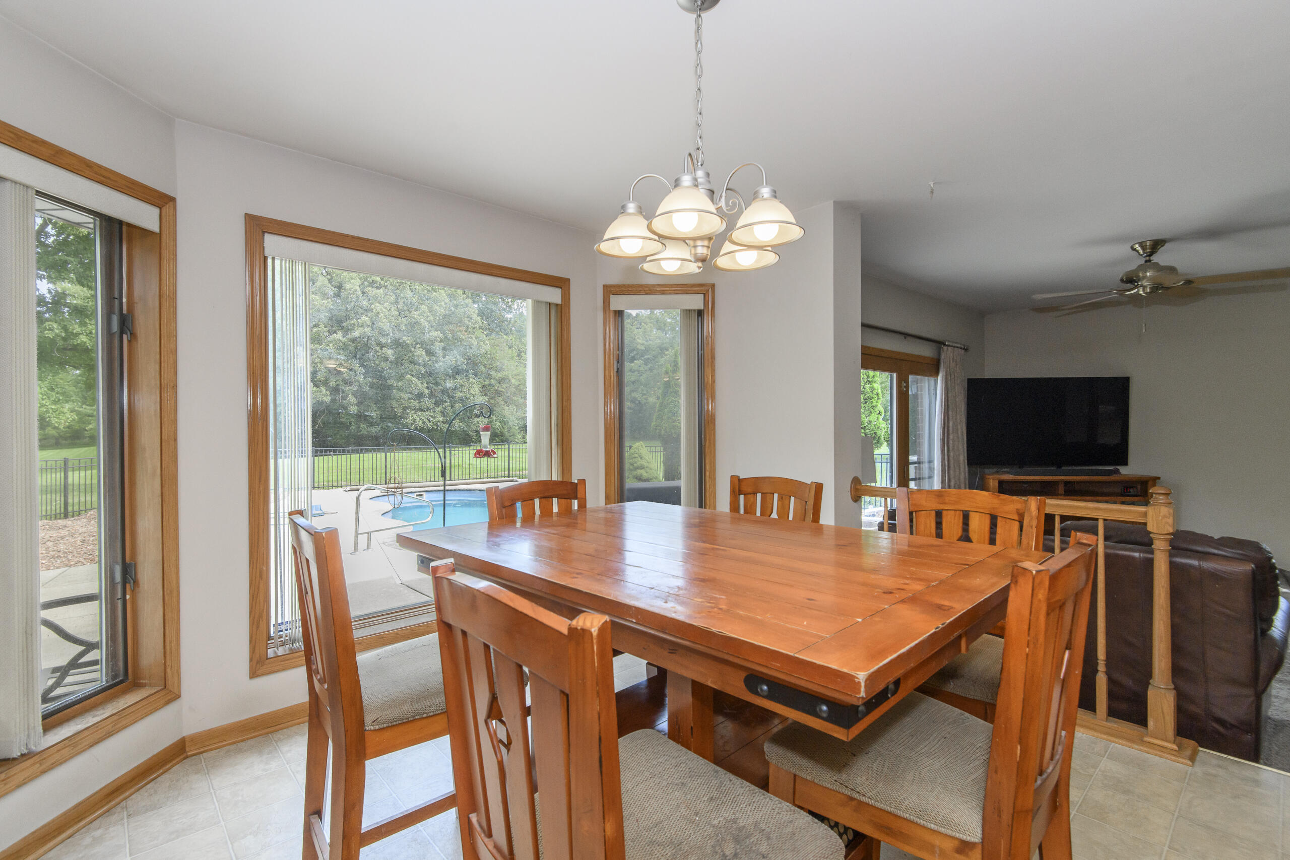 S38-w34010 County Rd D Ottawa, WI 53118 - Photo 14 of 58 Dinette