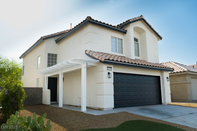 3686 Lincoln Road Las Vegas, NV 89115 - Photo 4 of 26 Mediterranean / spanish house with concrete drivew