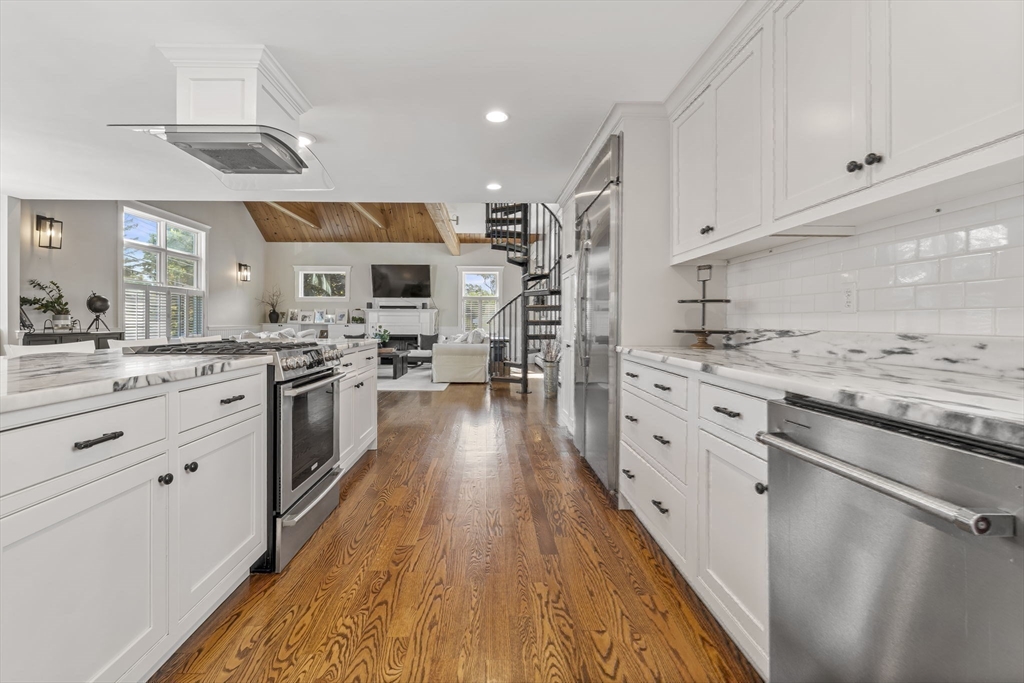 11 Crowley Road Burlington, MA 01803 - Photo 5 of 42 Gallery Image 5