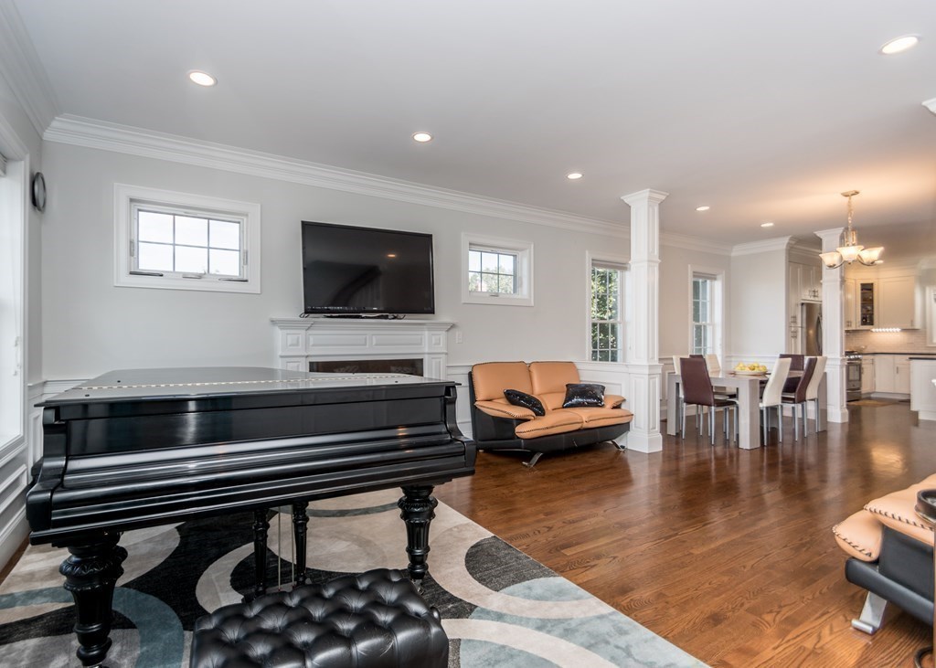 12 Cedar Street, Unit 1 Waltham, MA 02453 - Photo 12 of 33