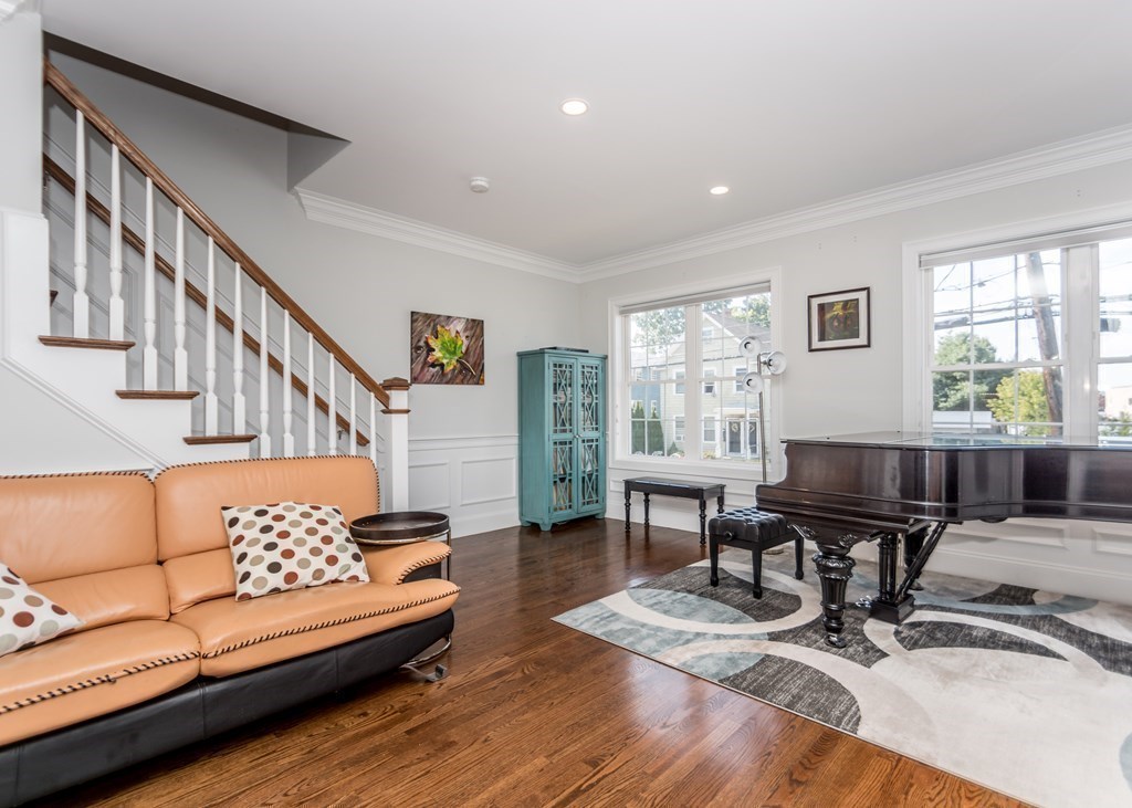 12 Cedar Street, Unit 1 Waltham, MA 02453 - Photo 14 of 33