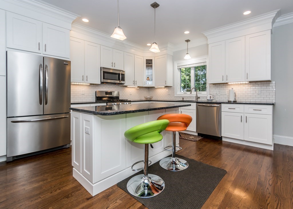 12 Cedar Street, Unit 1 Waltham, MA 02453 - Photo 3 of 33