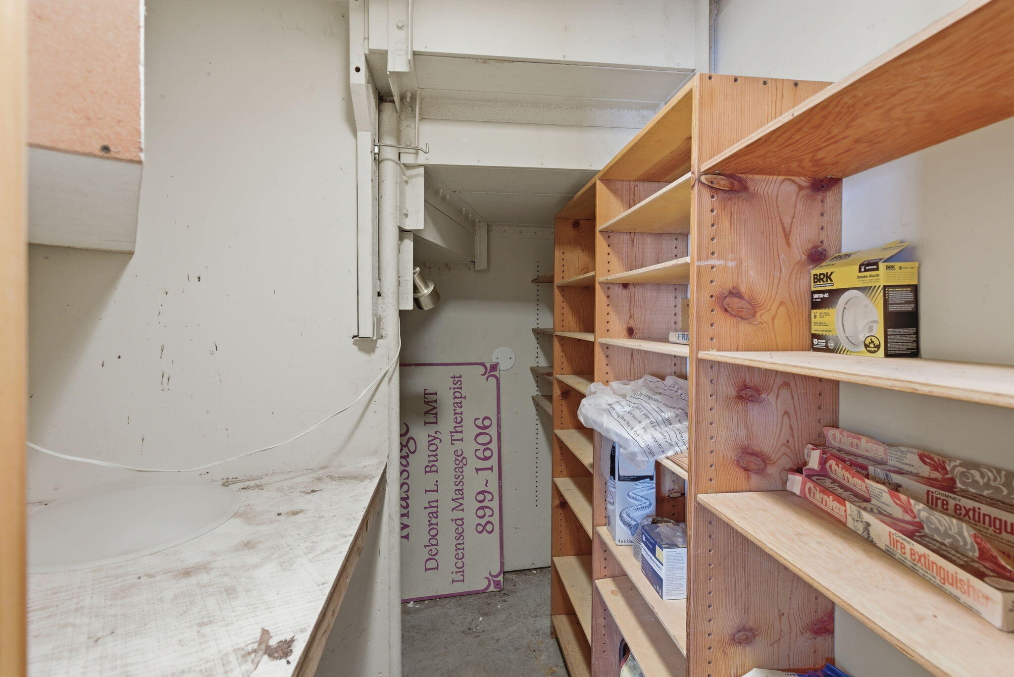 9595 Sterling Creek Road Jacksonville, OR 97530 - Photo 30 of 76 a view of walk in closet