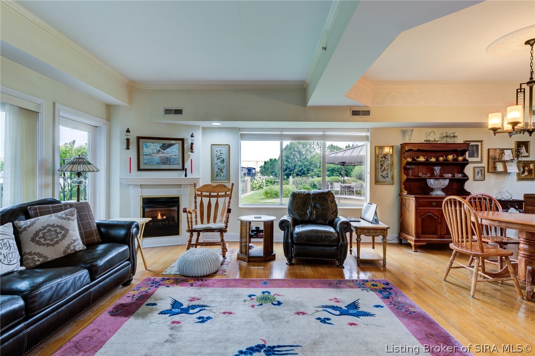 618 West Riverside Drive Jeffersonville, IN 47130 - Photo 5 of 51 Living Area - gas fireplace