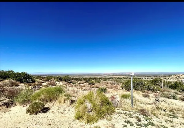 $28,500 | 0 Ave Y-8, Llano, CA 93544