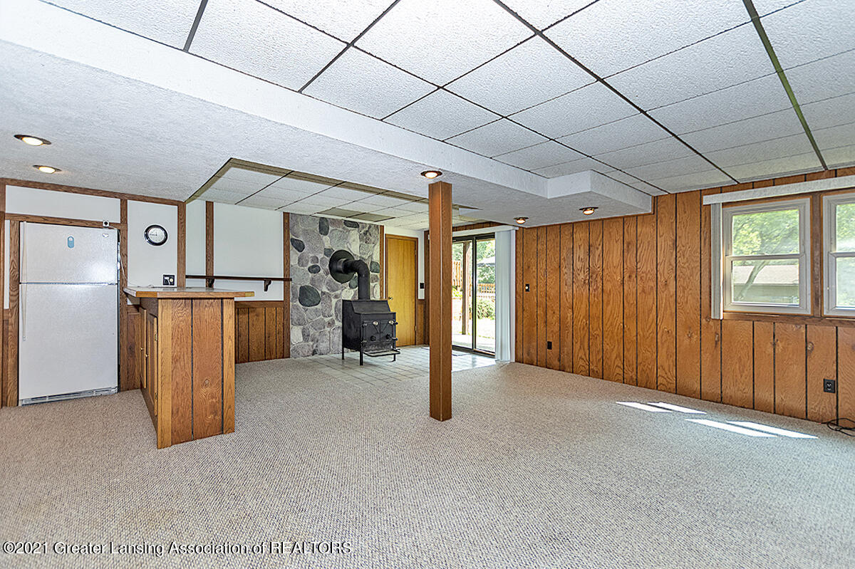 1839 Arch Road Eaton Rapids, MI 48827 - Photo 18 of 30 Family Room
