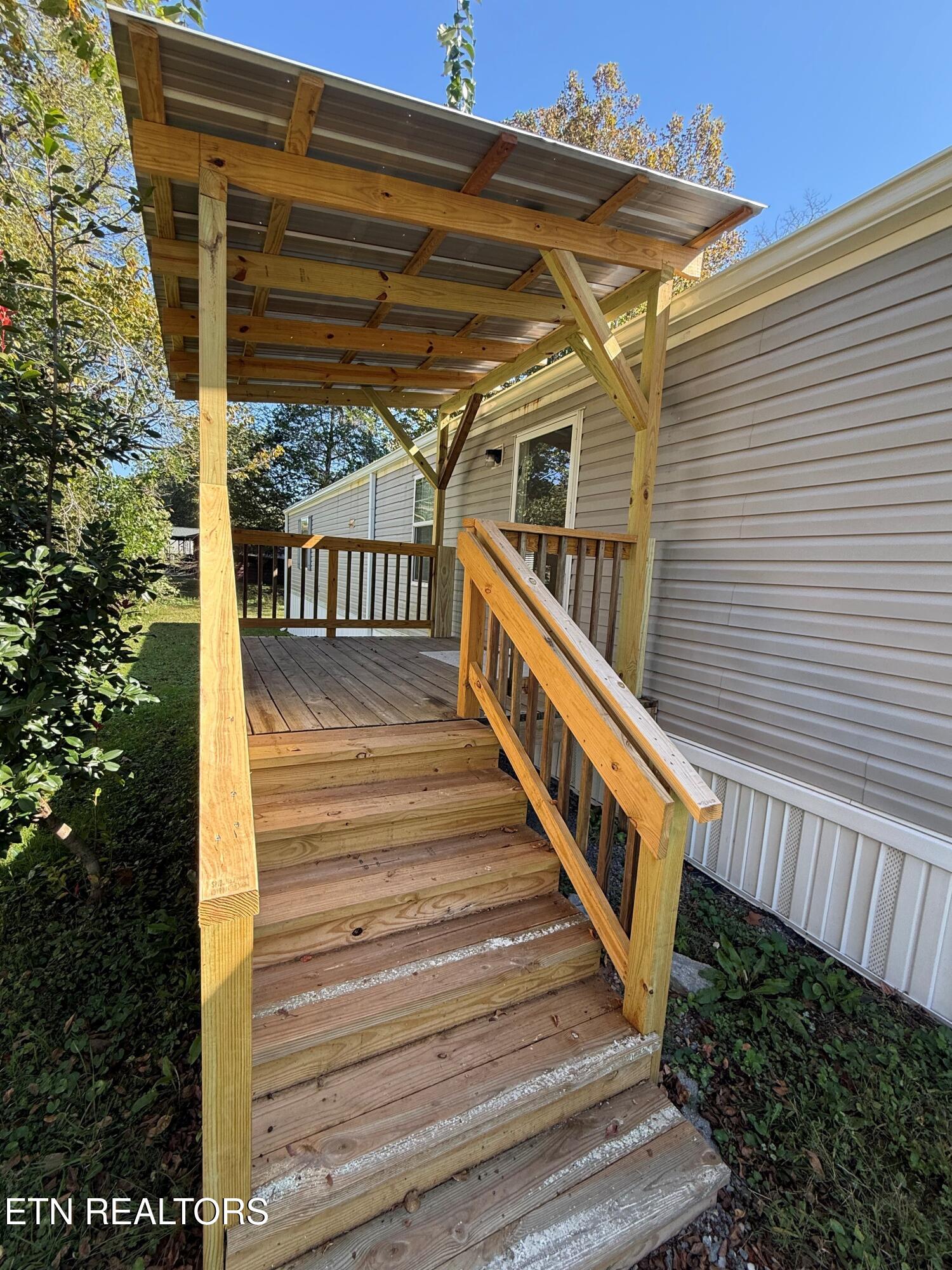 9544 Raccoon Woods Road Heiskell, TN 37754 - Photo 1 of 19 Front Entrance