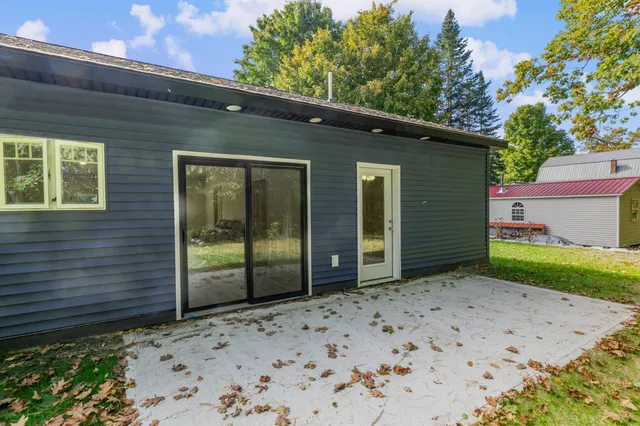 $384,900 | 410 Peltoma Avenue, Pittsfield, ME 04967