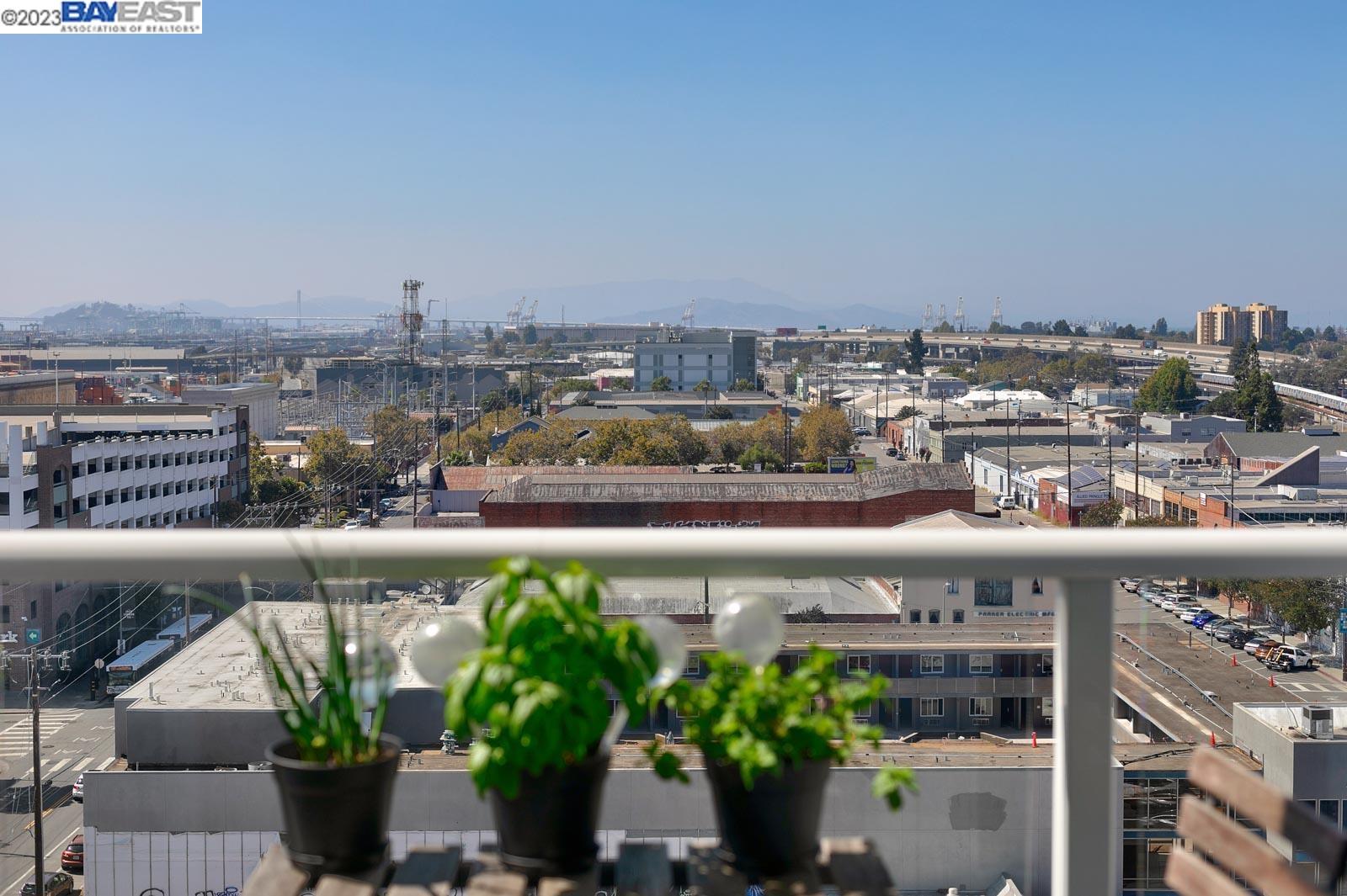 222 Broadway, Unit 1004 Oakland, CA 94607 - Photo 41 of 60 a city view