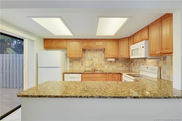 $2,100 | 3836 Jefferson Street, Stuart, FL 34997
