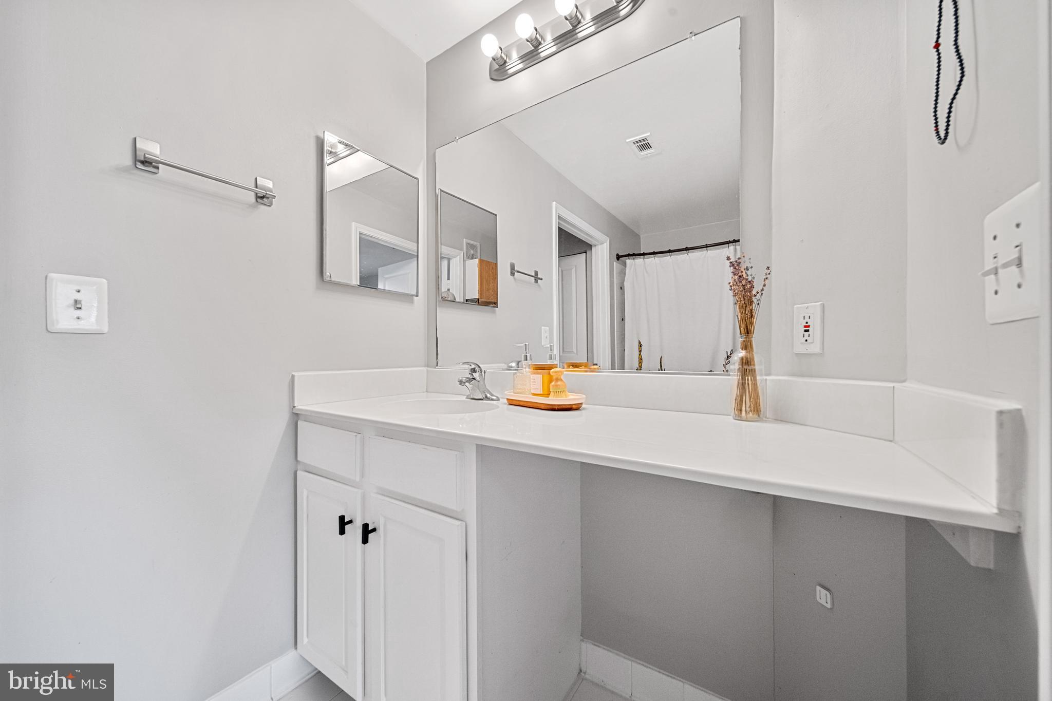 12001 Market Street, Unit 428 Reston, VA 20190 - Photo 5 of 53 Gallery Image 5