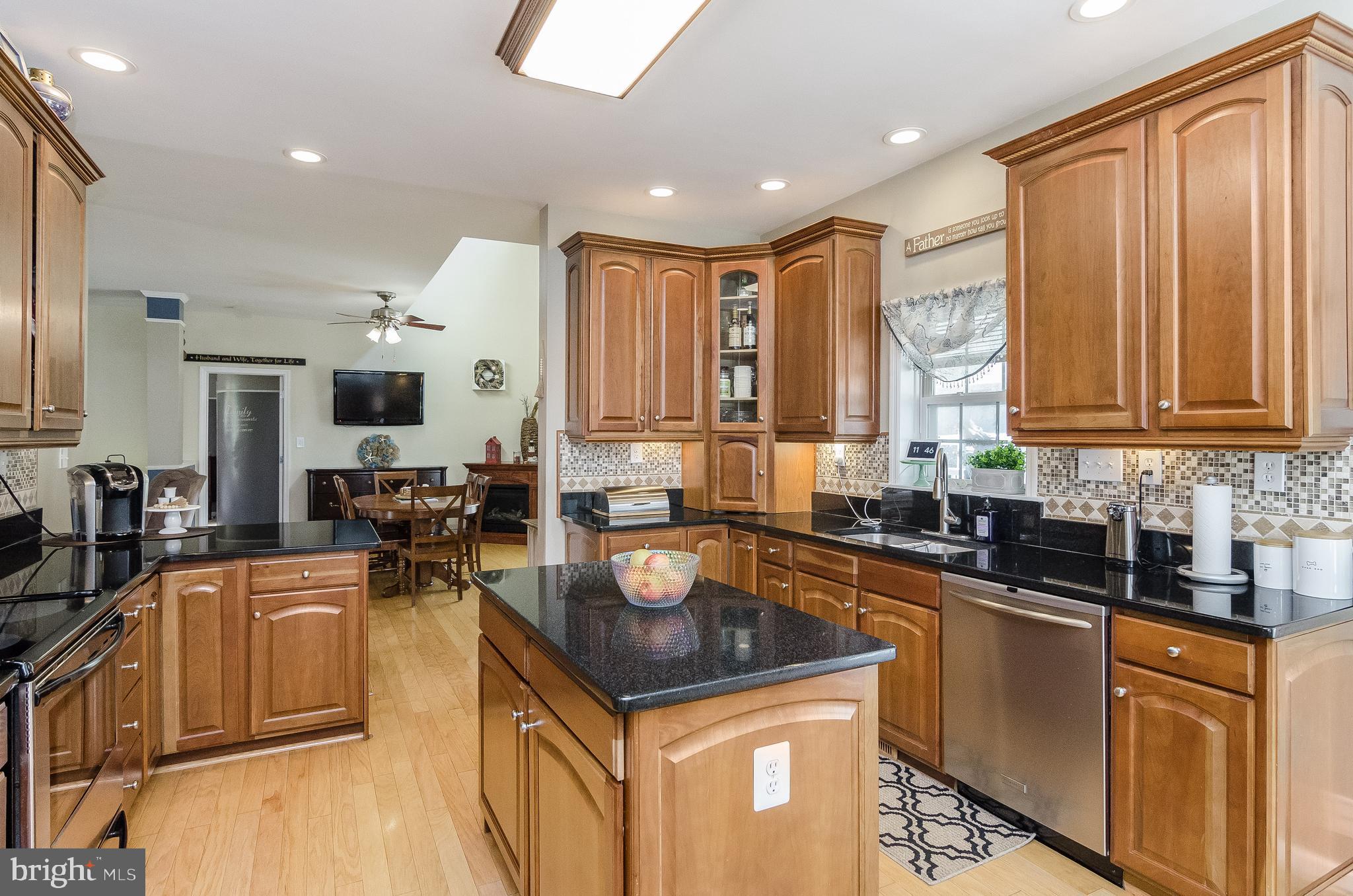 6778 St Pauls Road King George, VA 22485 - Photo 23 of 74 granite counters, stainless appliances