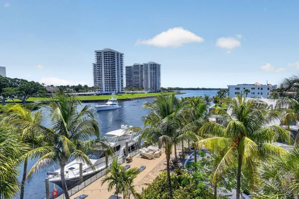 $449,000 | 1036 Highway 1, Unit 324, North Palm Beach, FL 33408
