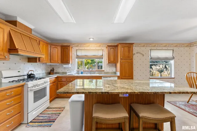 $269,900 | 225 Carroll Street, Colona, IL 61241