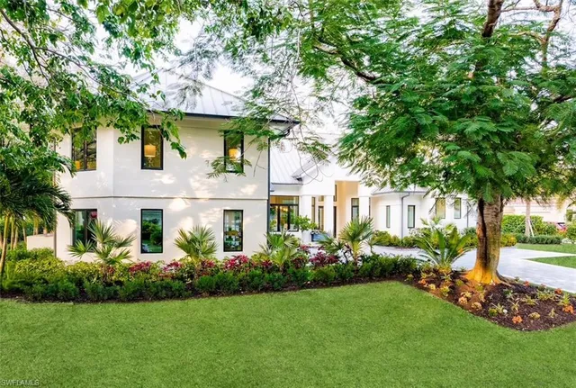 $6,895,000 | 681 Katemore Lane, Naples, FL 34108
